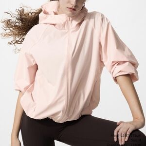 Uniqlo Light Pink Hooded Packable Jacket Size L